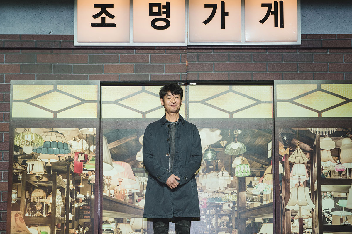 『照明店の客人たち』会見