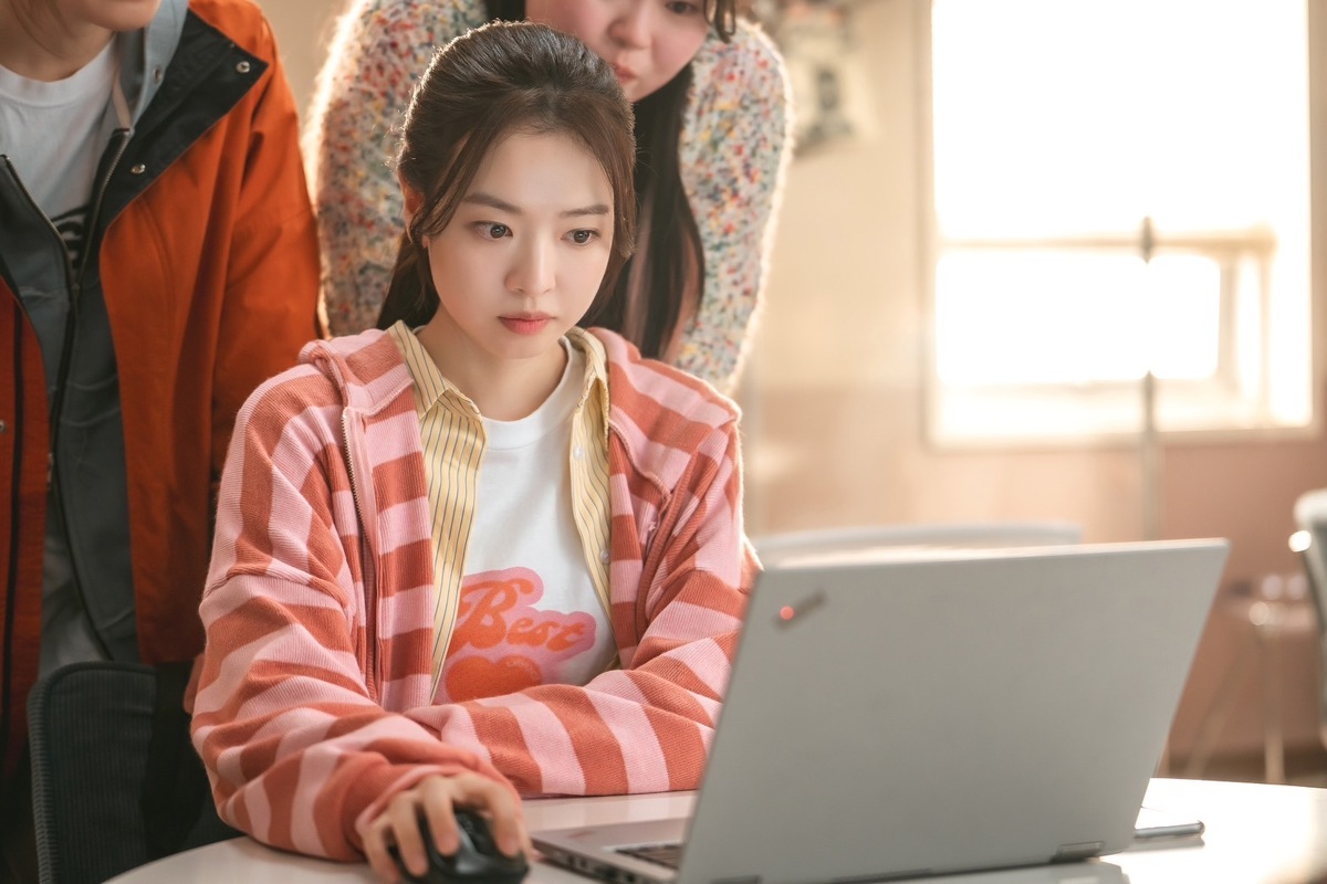 『第4次恋愛革命 ~出会いはエラー:恋はアップデート~』場面写真