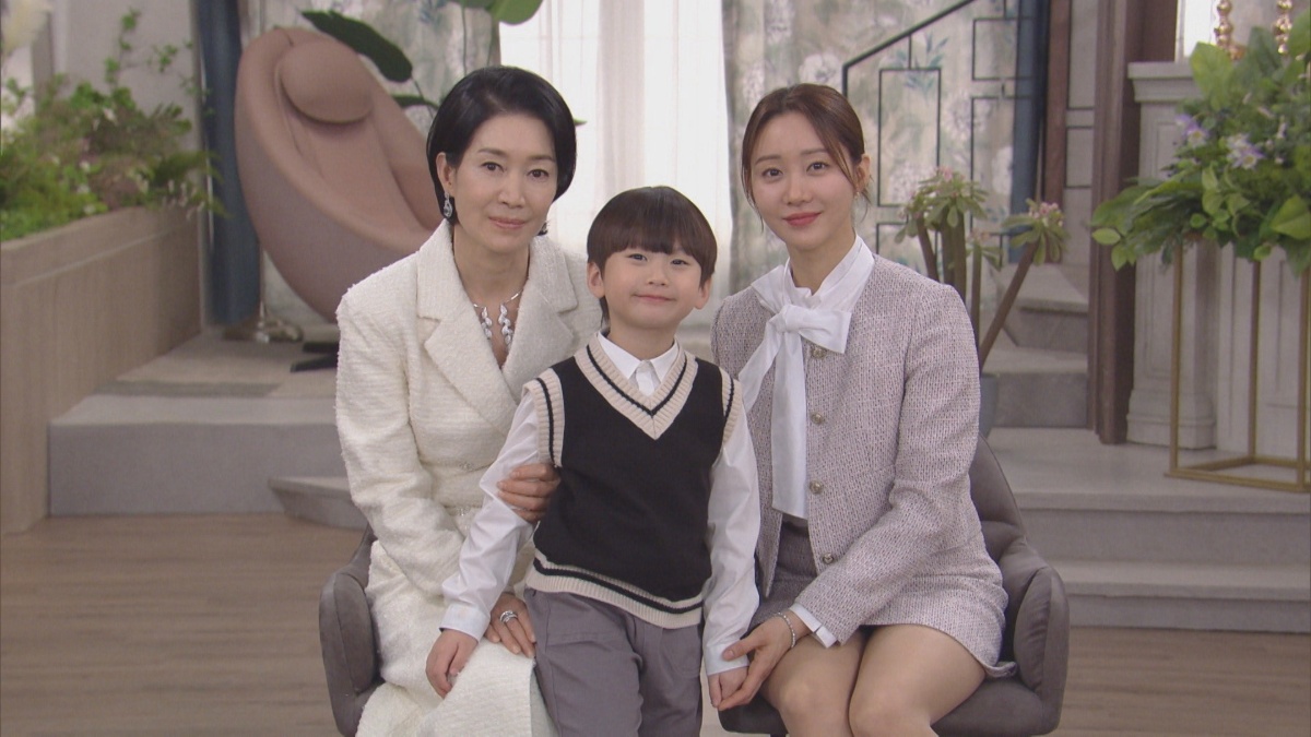 『シンデレラゲーム～偽りの母娘（おやこ）～』場面写真