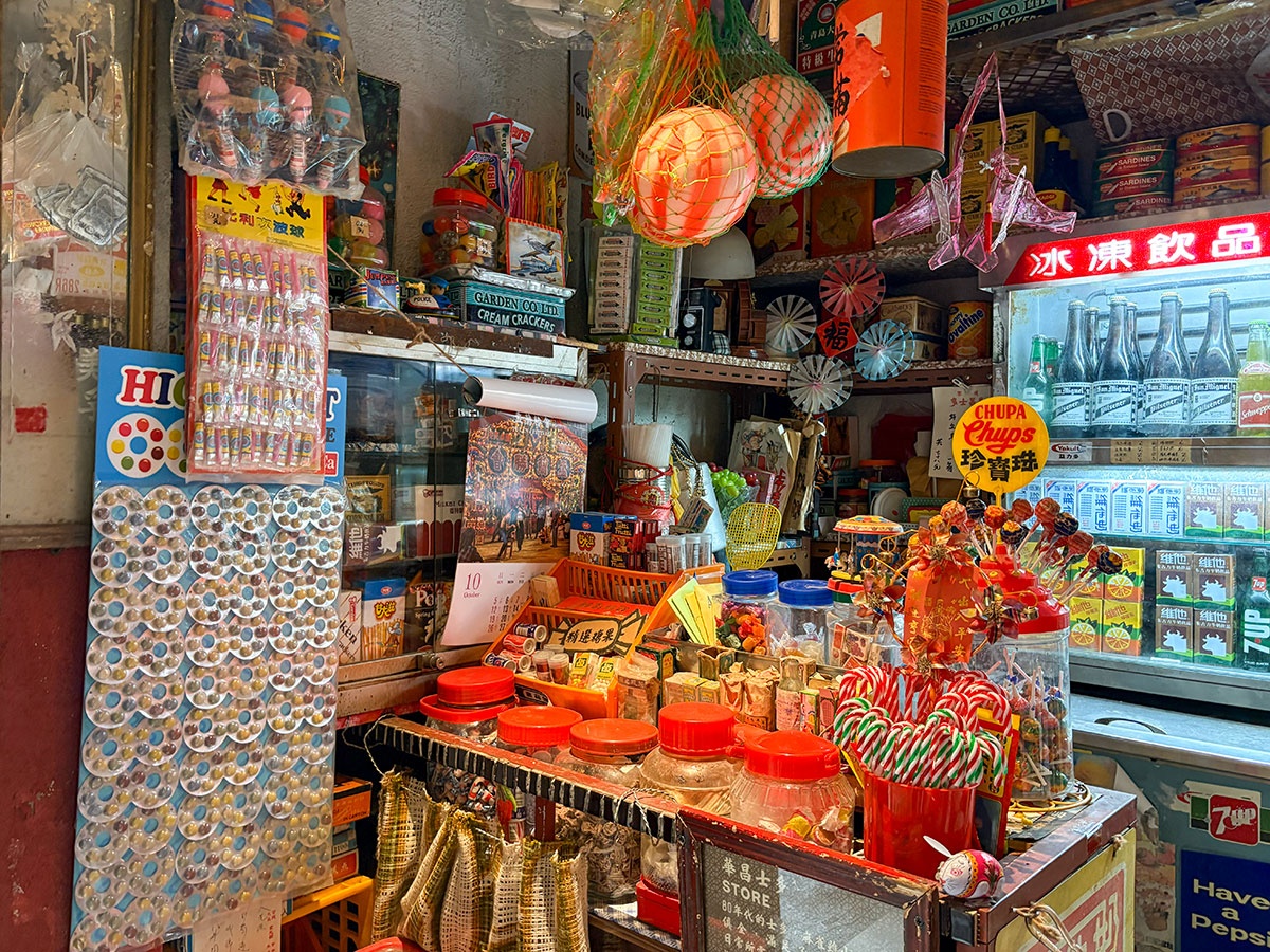 『トワイライト・ウォリアーズ 決戦！九龍城砦』セット展示