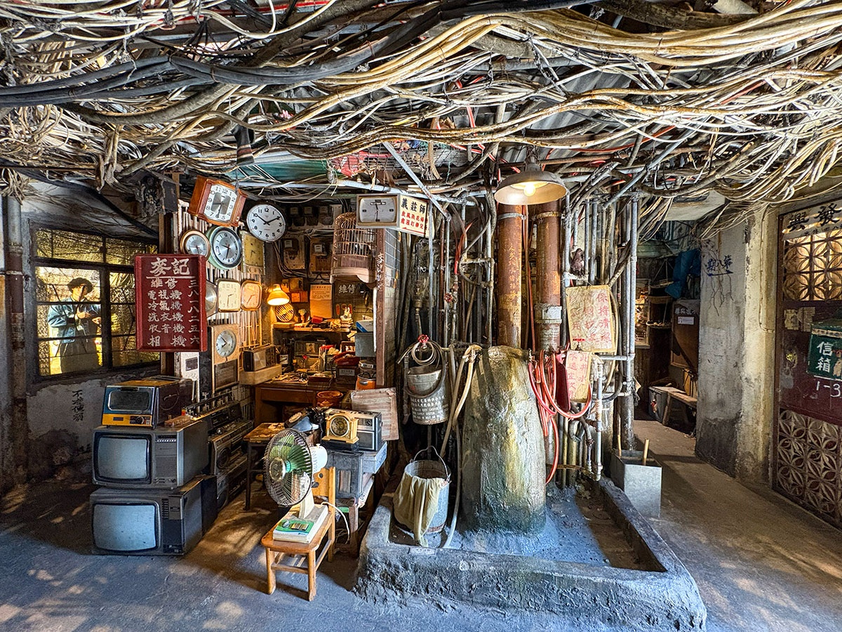 『トワイライト・ウォリアーズ 決戦！九龍城砦』セット展示