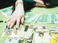 占い師たちの運命バトル