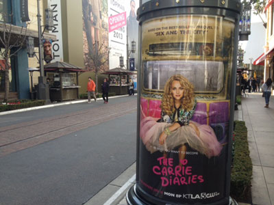 お先見 海外ドラマ日記 Satc の年前を描く キャリー ダイアリーズ サラ ジェシカ パーカー演じるキャリー ブラッドショーは年前はビッチじゃなかった コラム 海外ドラマ 海外ドラマnavi