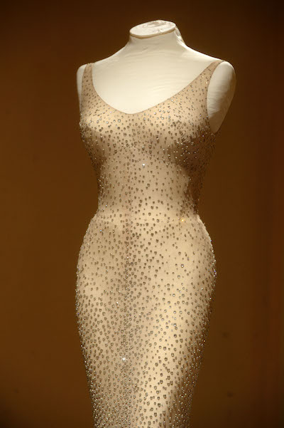 マリリン・モンローのあのドレスが世界最高額で落札される