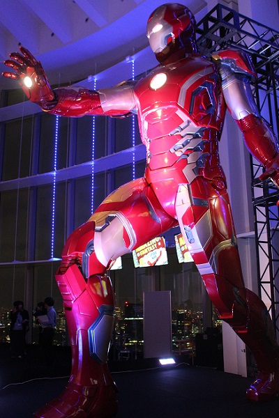 アイアンマンの大型版、先代も登場！　日本初のマーベル大型総合展「マーベル展　時代が創造したヒーローの世界」