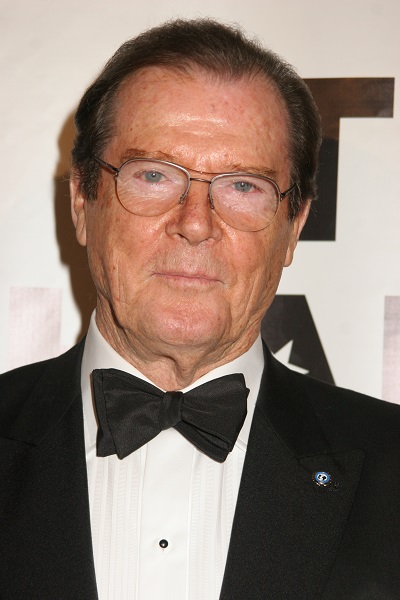 誰よりも多くジェームズ・ボンドを演じた男、『007』ロジャー・ムーアが89歳で永眠