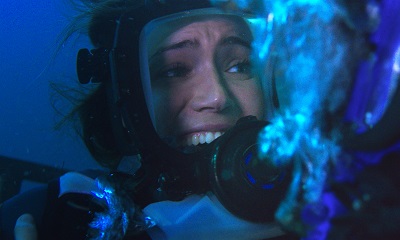 【動画】出演者も怖くて直視できなかった！海底で人喰いサメに囲まれた姉妹を描く『海底47m』