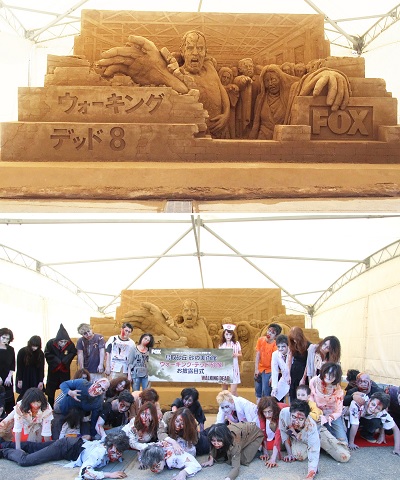 『ウォーキング・デッド』砂像の展示、鳥取砂丘 砂の美術館で開催中！