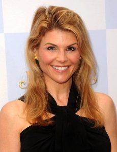 『フラーハウス』ロリ・ロックリン、年齢を重ねても綺麗でいる秘訣は〇〇をしないこと