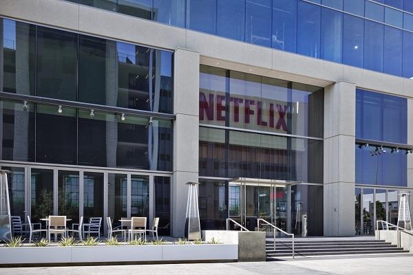 Netflixが20億ドル借入れ！ 株価に影響＆TVの未来を考える