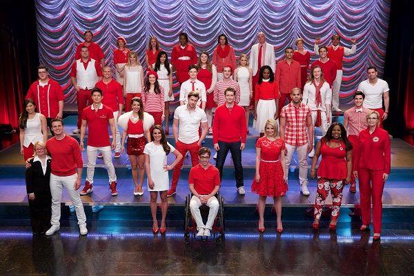 今年で10周年の『Glee』キャストが再集結し、ラップを披露！