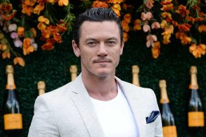 『美女と野獣』ルーク・エヴァンス、ニコール・キッドマン出演ドラマに参加!