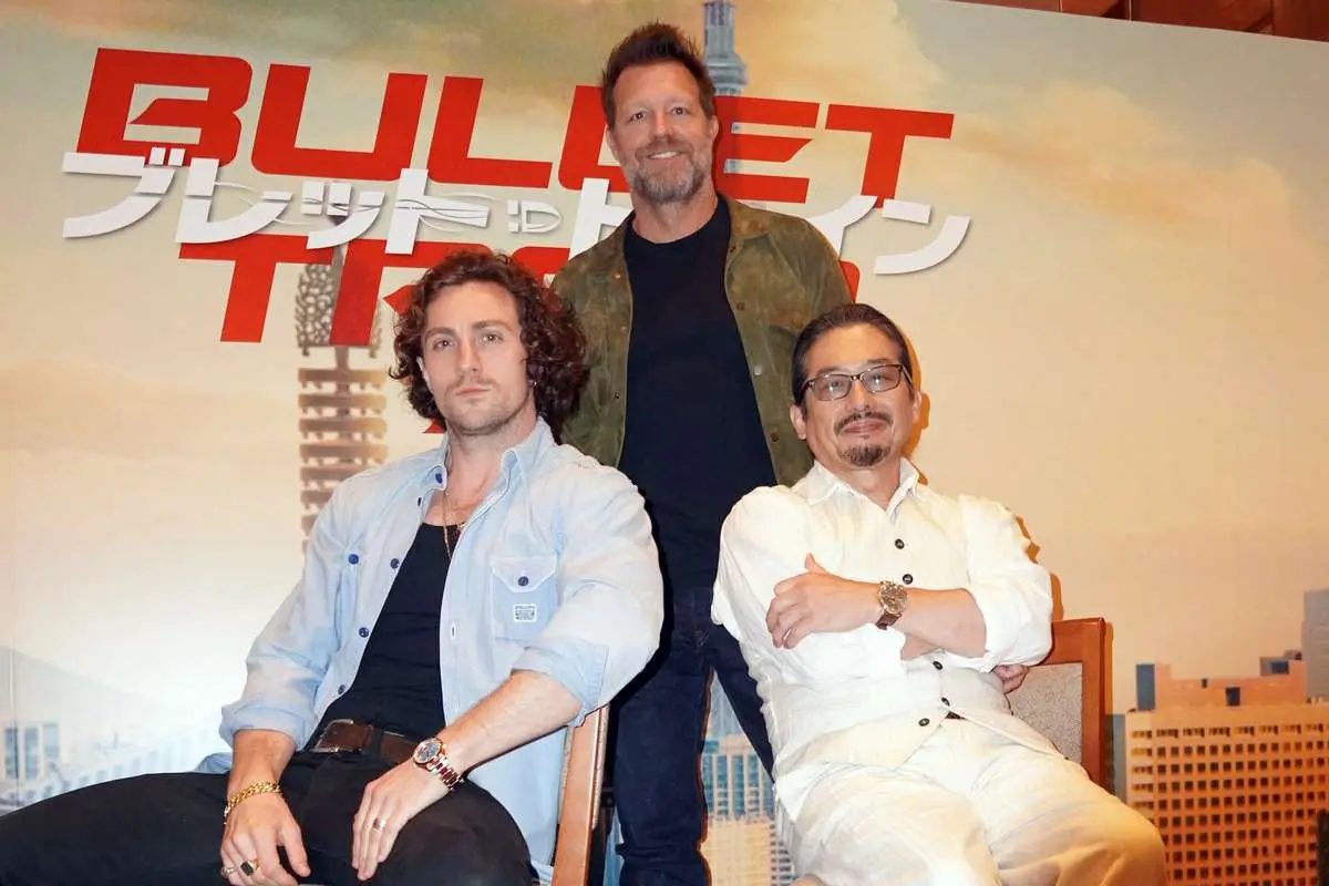 俳優アーロン・テイラー=ジョンソン氏直筆サイン入りポートレート認証