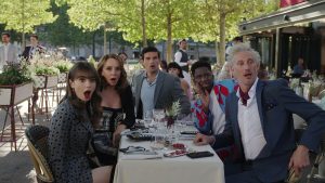 Netflix『エミリー、パリへ行く』あの人、役には老けすぎと言われていた!
