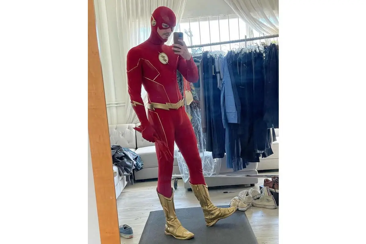 THE FLASH』グラント・ガスティンがスーツに対する思いを語る - 海外