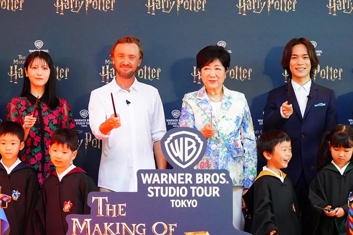 ハリポタ』施設が本日オープン！マルフォイ役トム・フェルトンや小野賢