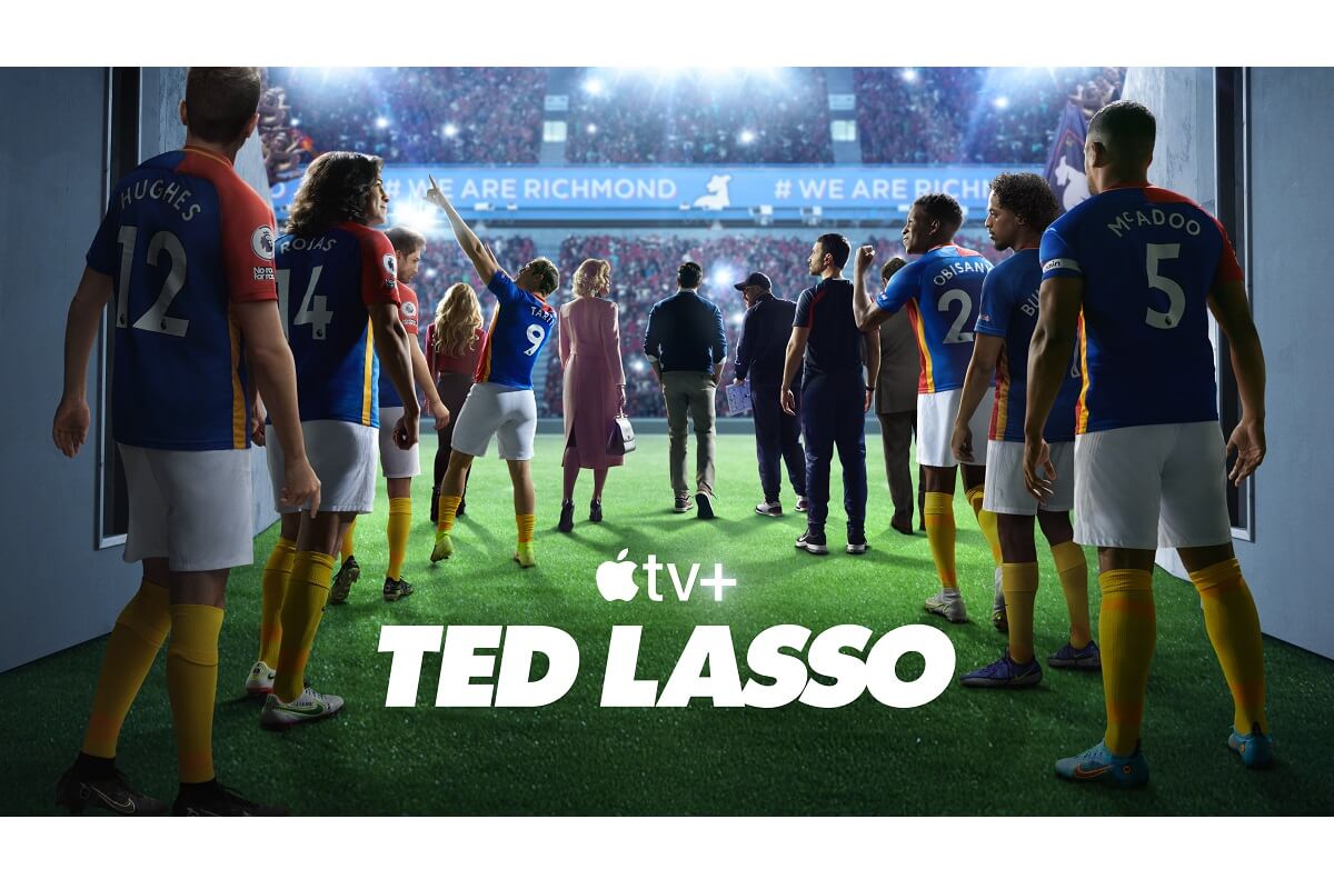 『テッド・ラッソ』キャストが現実のサッカーの試合で再会！本物の選手とも対面
