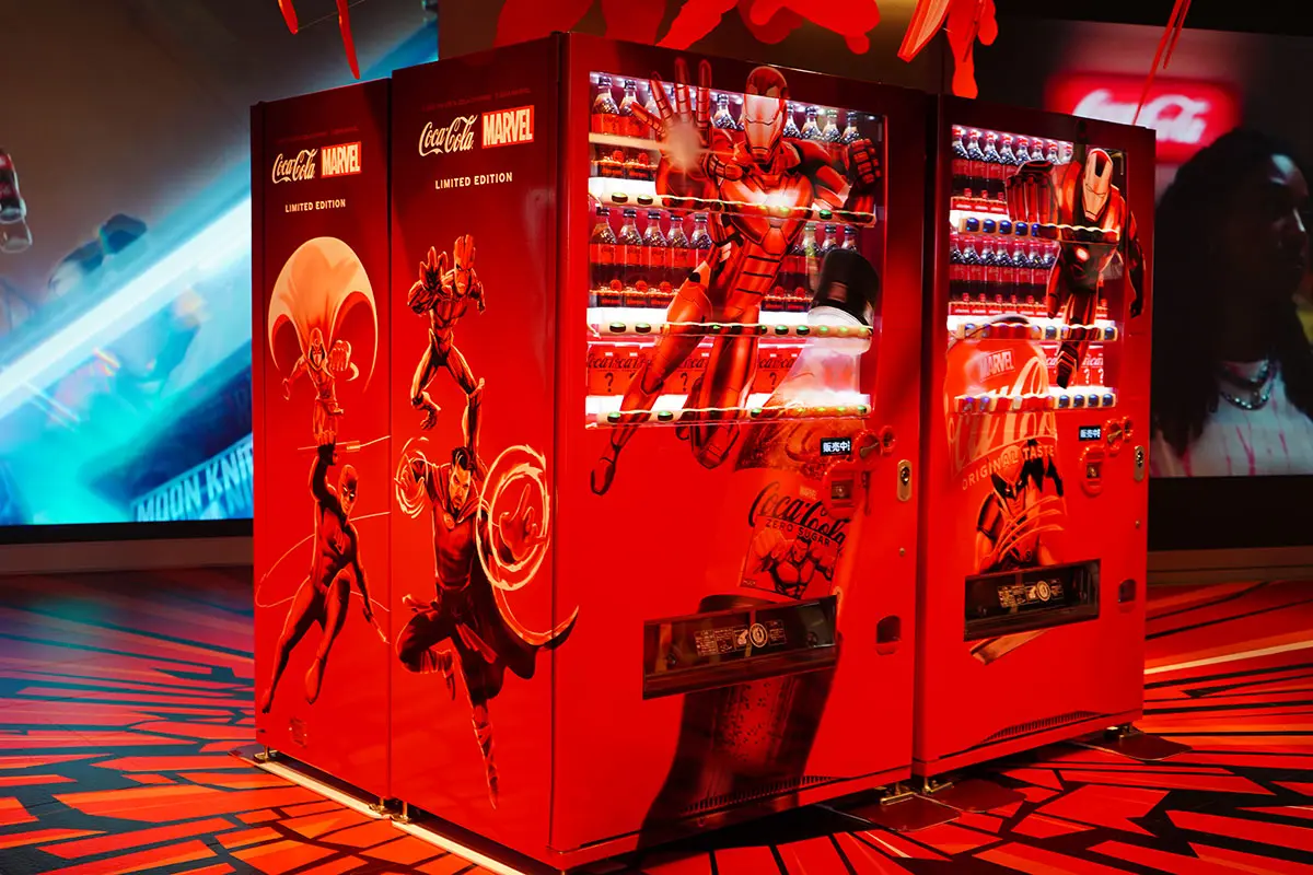コカコーラ　マーベル　marvel 販促物　特大パネル非売品　レア　コレクション 最強をその手に。「コカ・コーラ×マーベル：ザ・ヒーローズ