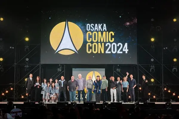 トム・ヒドルストン 直筆サイン　大阪コミコン 大阪コミコン2024】斎藤工、トム・ヒドルストンなど豪華俳優陣が登場