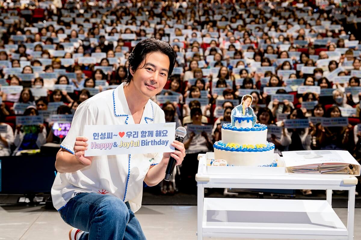 『ムービング』チョ・インソンに誕生日サプライズも！ 来日ファンミ大阪追加公演が大盛況【レポート】