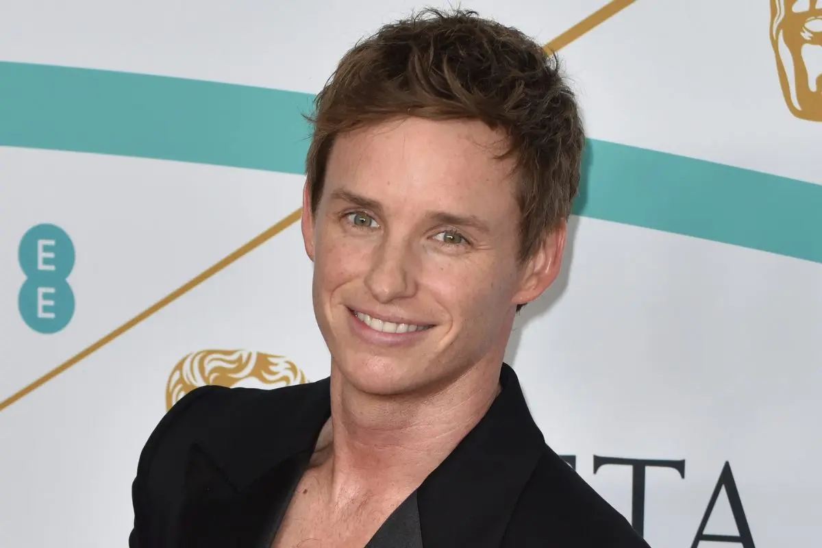 ファンタビ』エディ・レッドメイン、約12年ぶりのドラマ『ジャッカルの
