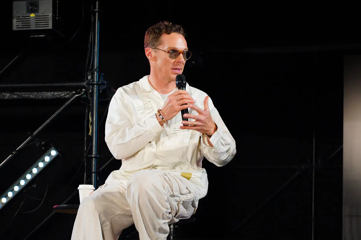 ベネディクトがドクター・ストレンジの名シーン再現！ファンサも