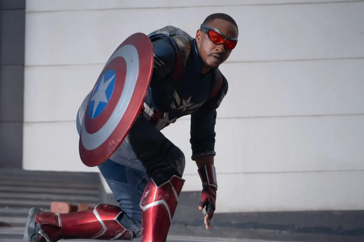 直筆サイン入り 写真 MARVEL アンソニー・マッキー 持ちこたえ