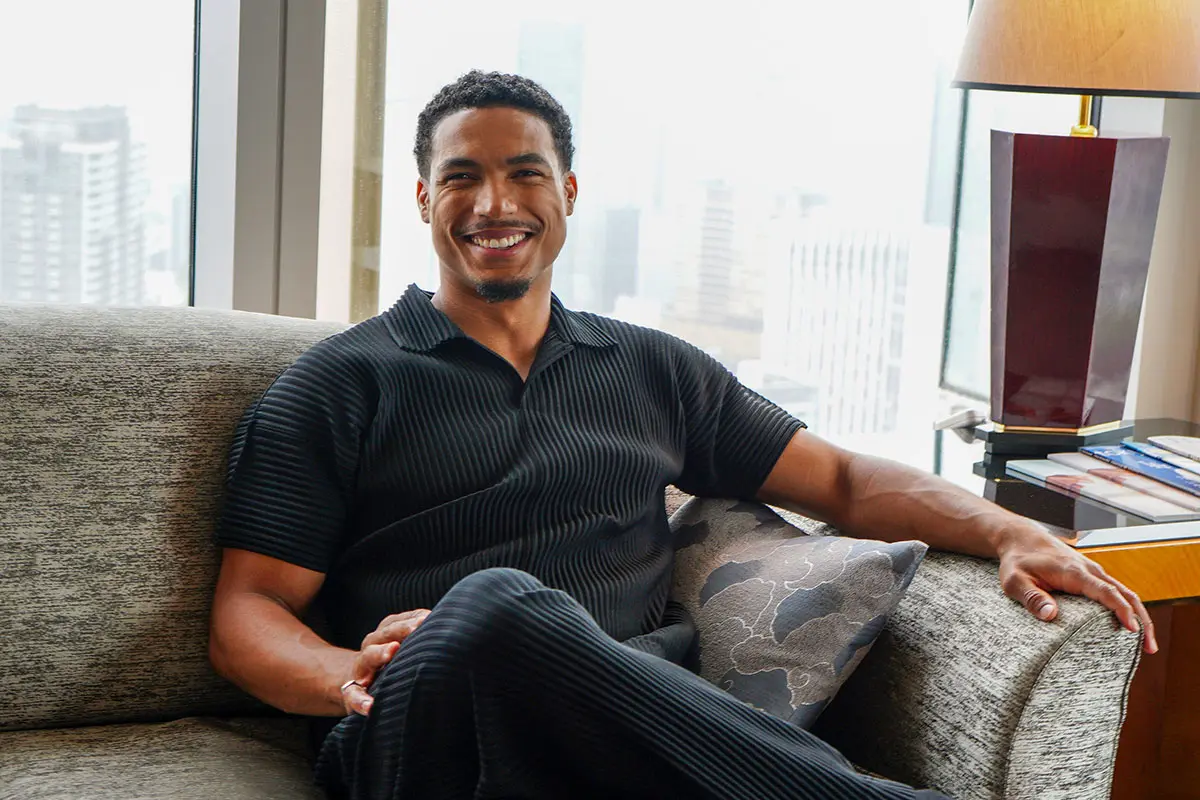 グレッグ・ターザン・デイヴィス、撮影は「トム・クルーズの