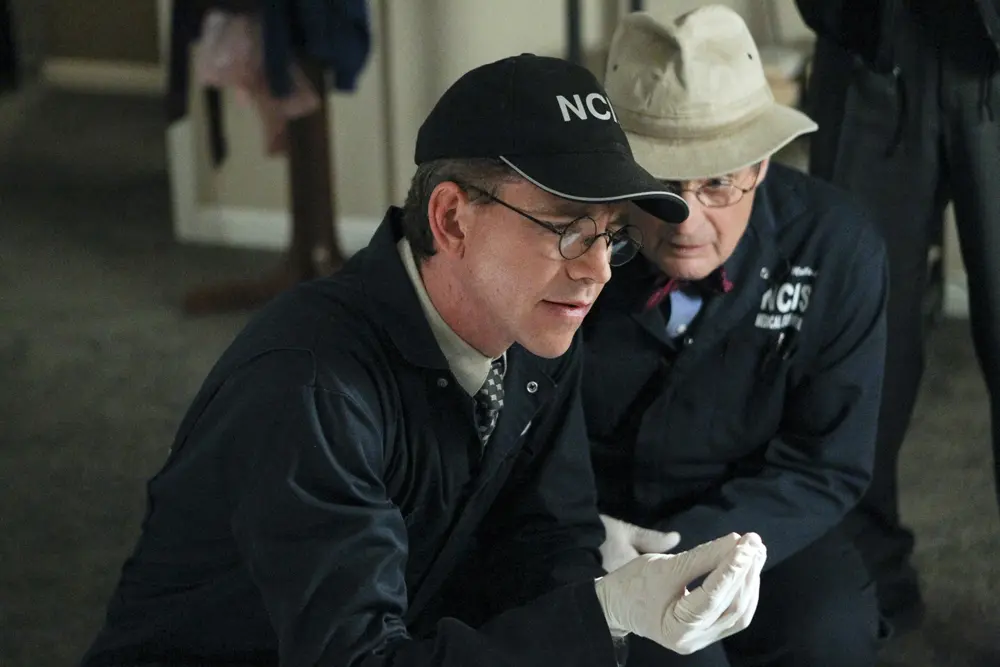 NCIS_yr11_＃23811-4_NCIS-epi0238-0359i.jpg